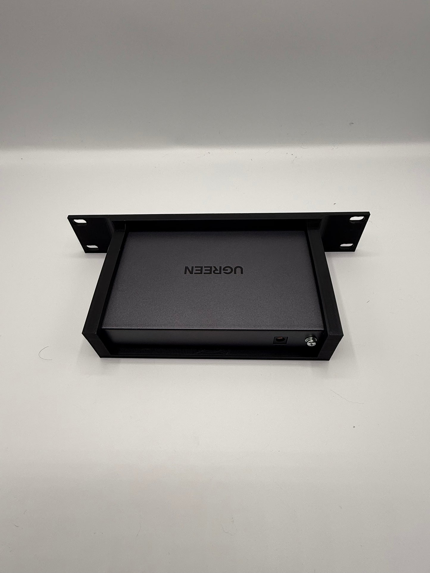 10-Zoll Rackmount Panel für Ugreen UM106X 2.5G Switch | Halterung für Netzwerk Switch | PETG Mount Bracket Rack 10"