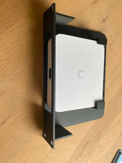 Rackmount Panel für UniFi UCG-Max / UCG-Ultra – 10" Version