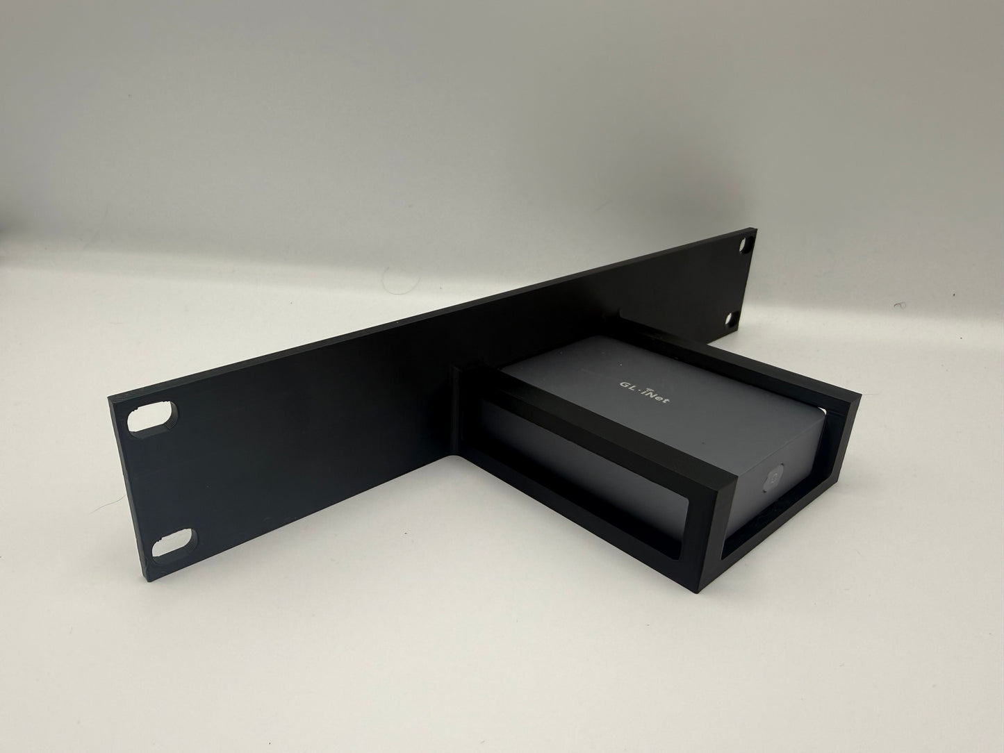 10-Zoll Rackmount Panel für GL.iNet KVM | Halterung für Netzwerk Switch | PETG Mount Bracket Rack 10"