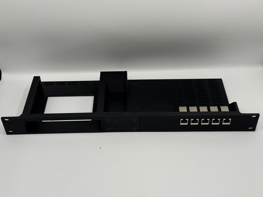 Rackmount Panel für UniFi UCG-Max / UCG-Ultra – 19" Version