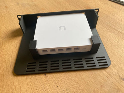 Rackmount Panel für UniFi UCG-Max / UCG-Ultra – 10" Version